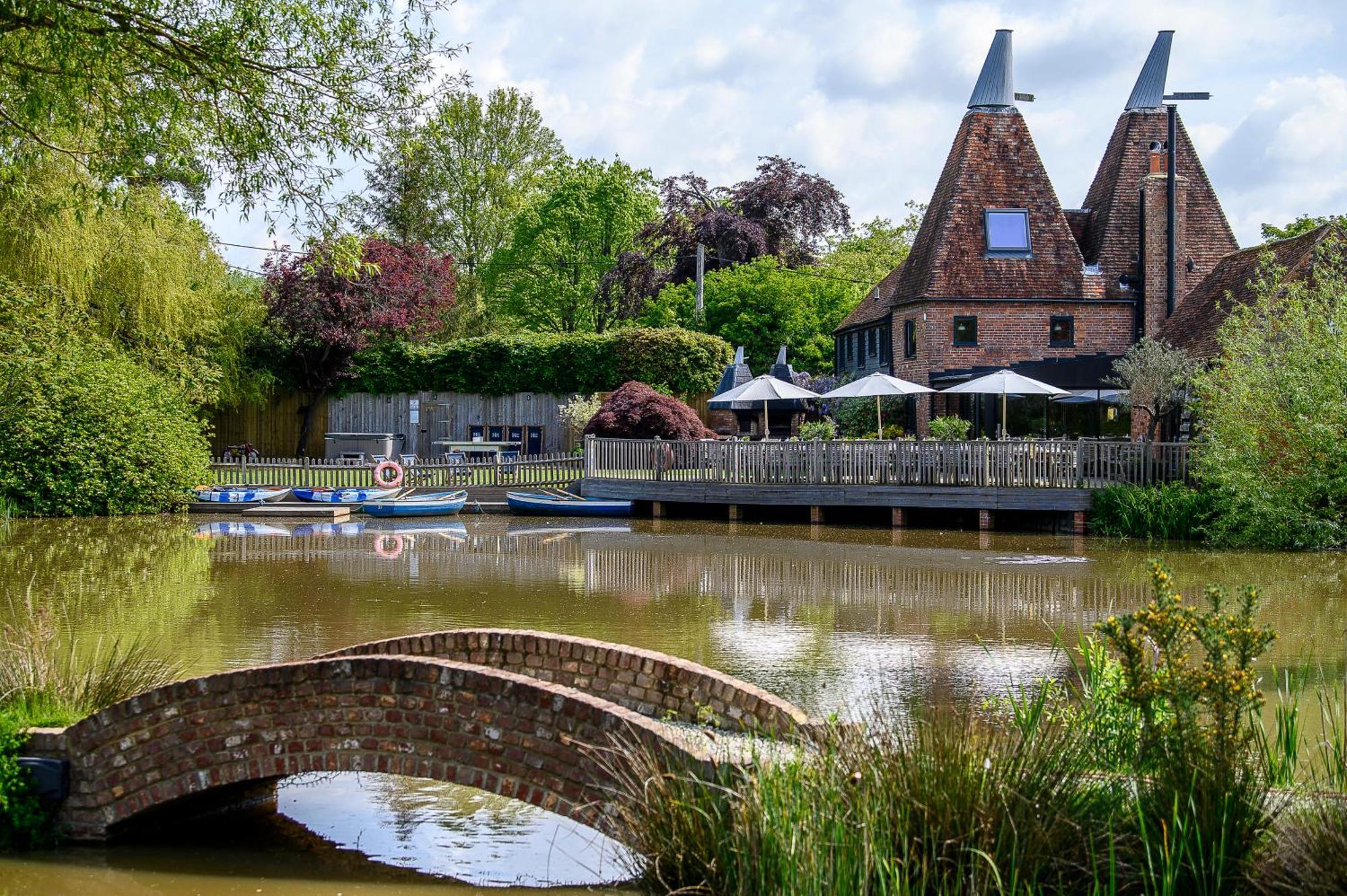 Vila Vineyard Oast Sleeps 25 Wavehorne Exteriér fotografie